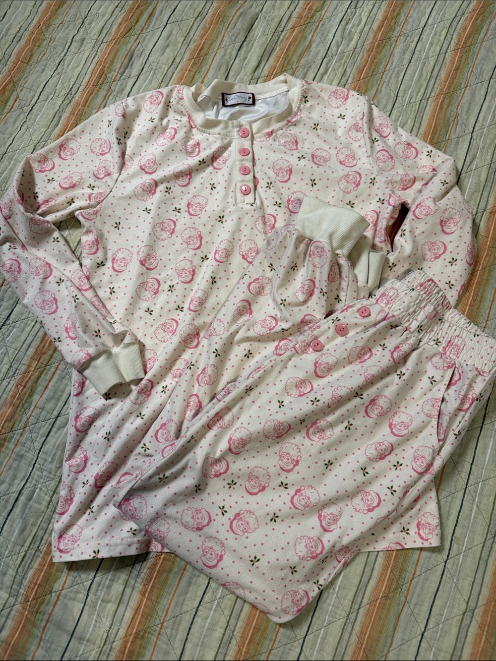 SweetHoney Cream and Pink Floral Long-Sleeve Pajama Santa set size large Pit